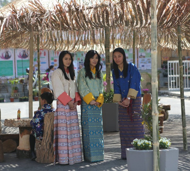 Gia đình cực phẩm của Hoàng hậu vạn người mê Bhutan: Em trai làm phò mã, chị gái xinh đẹp kết hôn với hoàng tử - Ảnh 4.