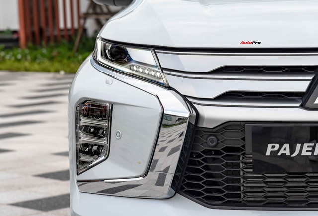 Mitsubishi Pajero Sport 2020 giá từ 1,11 tỷ đồng - Lật ‘thế cờ’ công nghệ với Toyota Fortuner - Ảnh 6.