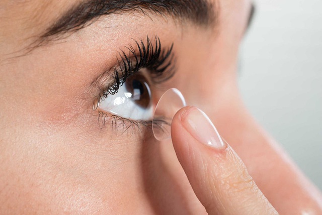  BS nêu đích danh 6 thói quen xấu khiến cho thị lực suy giảm: Hãy thay đổi để cứu đôi mắt - Ảnh 1.