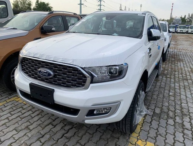 Ford Everest 2021 về đại lý: 3 phiên bản, cắt trang bị, gặp khó trước Toyota Fortuner - Ảnh 2.