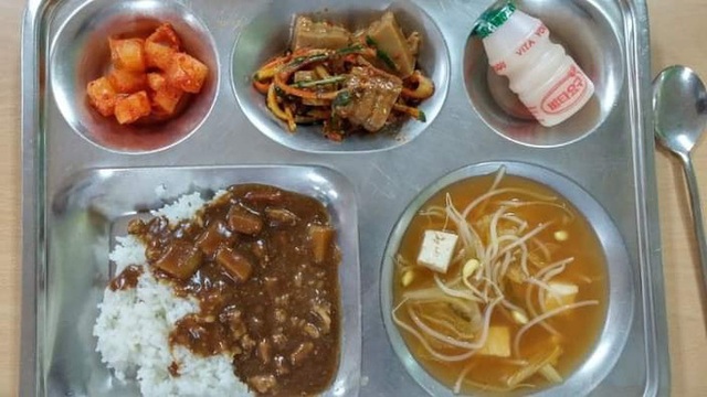 Những suất cơm canteen của học sinh Hàn Quốc: Giá thành rẻ, nhìn đơn giản nhưng chế độ dinh dưỡng hàng top thế giới - Ảnh 3.