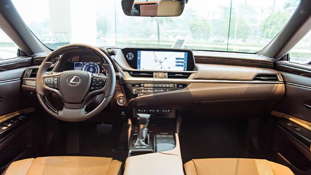 Lexus Việt Nam ra mắt Lexus ES 2021, khởi điểm từ 2,54 tỷ đồng - Ảnh 3.