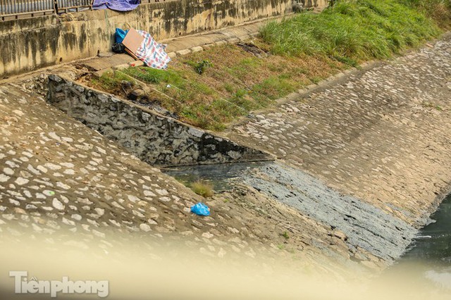 Cận cảnh ống cống gom nước thải sắp giải cứu sông Tô Lịch - Ảnh 11.