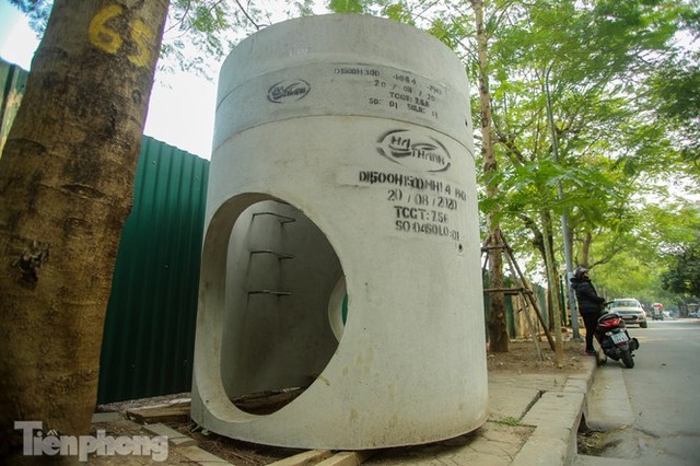 Cận cảnh ống cống gom nước thải sắp giải cứu sông Tô Lịch - Ảnh 8.