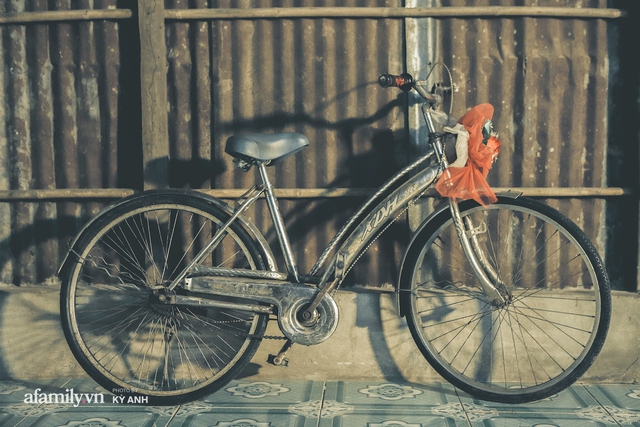 Hành trình ly kỳ như trên phim của 3 đứa trẻ đạp xe 400km suốt 5 ngày từ Cà Mau lên Sài Gòn để thăm mẹ: Tin nhắn cắt đứt hi vọng của người mẹ, tụi con đi thêm 1 ngày nữa sẽ không sống nổi!  - Ảnh 12.