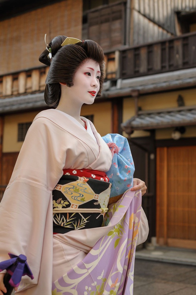 Oiran - kỹ nữ cao cấp thời Edo tại Nhật: Nhan sắc lộng lẫy, thu nhập tiền tỷ và những bí mật ít người biết - Ảnh 2.