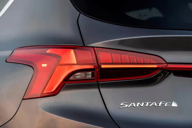 Hyundai Santa Fe 2021 tại Việt Nam lộ nội thất mới lạ: Đồng hồ bắt mắt, bỏ hẳn cần số, trang bị vươn tầm xe sang - Ảnh 7.