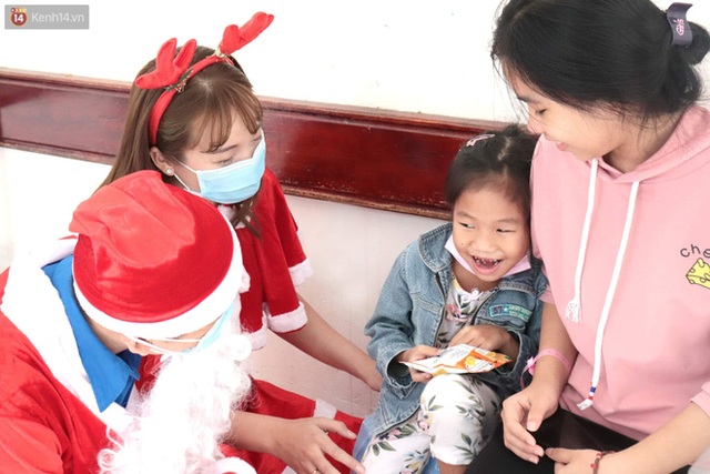 Nghẹn lòng những lá thư gửi ông già Noel ở bệnh viện nhi: Cầu mong ông ban phép màu cho con hết bệnh về với gia đình - Ảnh 5.