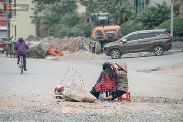 Cuộc sống người dân cạnh đại công trường đường vành đai nghìn tỷ: Ùn tắc, khói bụi, thậm chí ngã nhào - Ảnh 18.