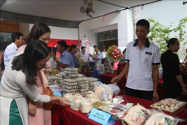  Thành công với mô hình nuôi gà ri có truy xuất nguồn gốc  - Ảnh 3.