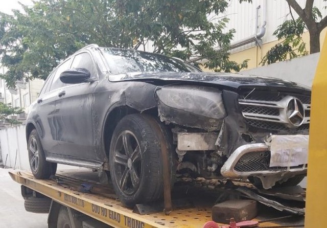 Xe Mercedes GLC 200 cháy hồi tháng 6 diễu hành giữa phố: Sau nửa năm vẫn chưa có ai nhận trách nhiệm? - Ảnh 3. Xe Mercedes GLC 200 cháy hồi tháng 6 diễu hành giữa phố: Sau nửa năm vẫn chưa có ai nhận trách nhiệm? - Ảnh 3.