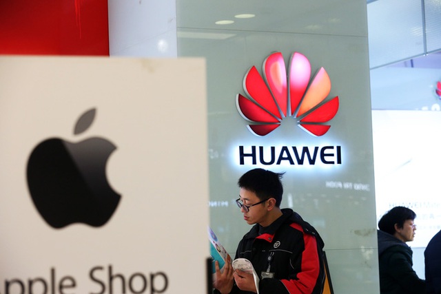 Mẹo làm giàu mới ở Trung Quốc: Nếu muốn kiếm tiền, hãy tích trữ điện thoại Huawei - Ảnh 2.