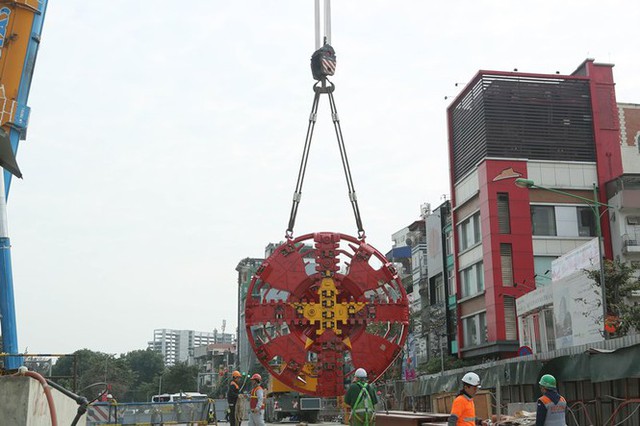 Tận thấy lắp ráp robot đào hầm khủng tuyến metro Nhổn - ga Hà Nội  - Ảnh 3.