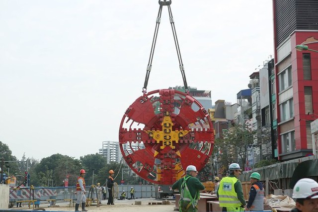 Tận thấy lắp ráp robot đào hầm khủng tuyến metro Nhổn - ga Hà Nội  - Ảnh 4.