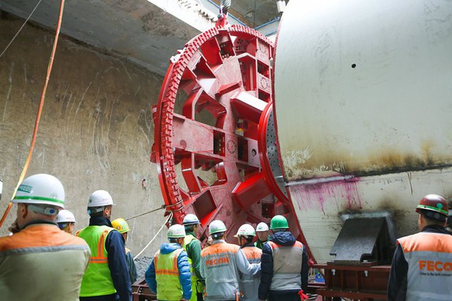 Tận thấy lắp ráp robot đào hầm khủng tuyến metro Nhổn - ga Hà Nội  - Ảnh 8.