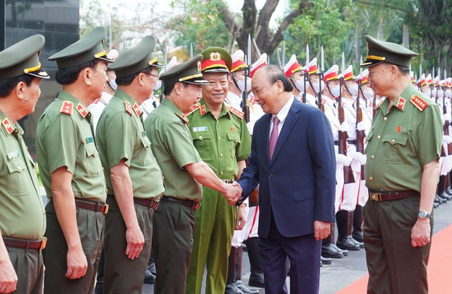 Chùm ảnh: Thủ tướng dự và phát biểu chỉ đạo Hội nghị Công an toàn quốc - Ảnh 3.