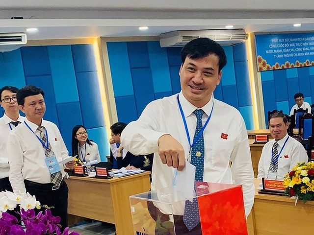Đề cử bà Phan Thị Thắng, ông Lê Hòa Bình để bầu làm Phó Chủ tịch UBND TPHCM - Ảnh 2.