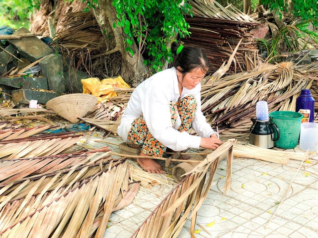 Cô nàng độc thân 26 tuổi lần đầu đi xuyên Việt bằng xe máy với 7 triệu và 17 ngày: Cả tuổi trẻ dành để đi bụi, sống không dũng cảm uổng phí thanh xuân! - Ảnh 23.