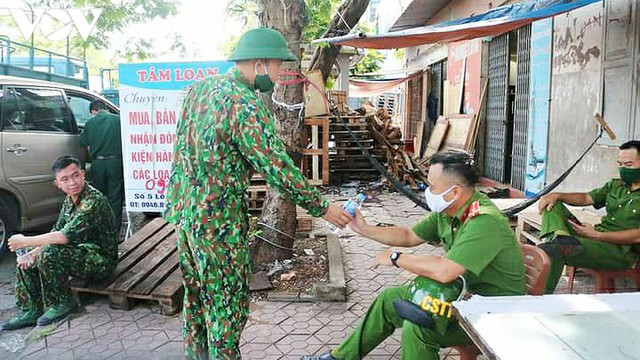 Hình ảnh: Hải Phòng phun hóa chất khử khuẩn các tuyến đường chính - Ảnh 8.