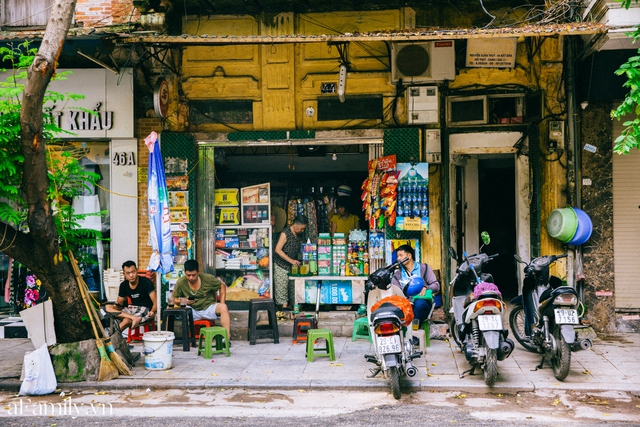 Nhón bước sang Thu được vài ngày nhưng sao Hà Nội lại thay đổi nhanh đến thế, có sấu chín, cốm thơm, không khí tươi mát giúp ta biết sống chậm - Ảnh 5.