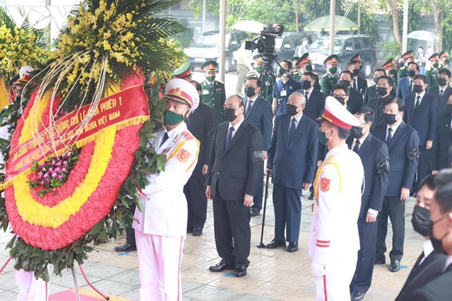 Ảnh: Lãnh đạo Đảng, Nhà nước viếng nguyên Tổng Bí thư Lê Khả Phiêu - Ảnh 6.