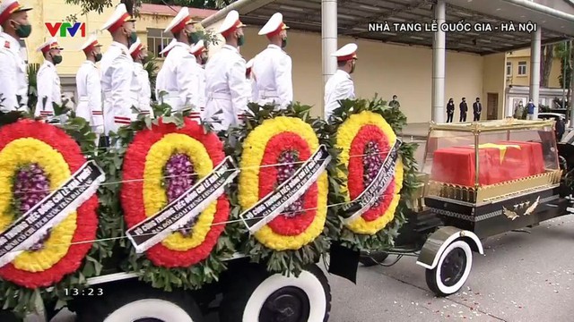 Lễ truy điệu và an táng Nguyên Tổng Bí thư Lê Khả Phiêu - Ảnh 37.