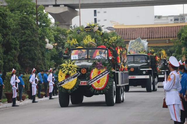 Lễ truy điệu và an táng Nguyên Tổng Bí thư Lê Khả Phiêu - Ảnh 13.