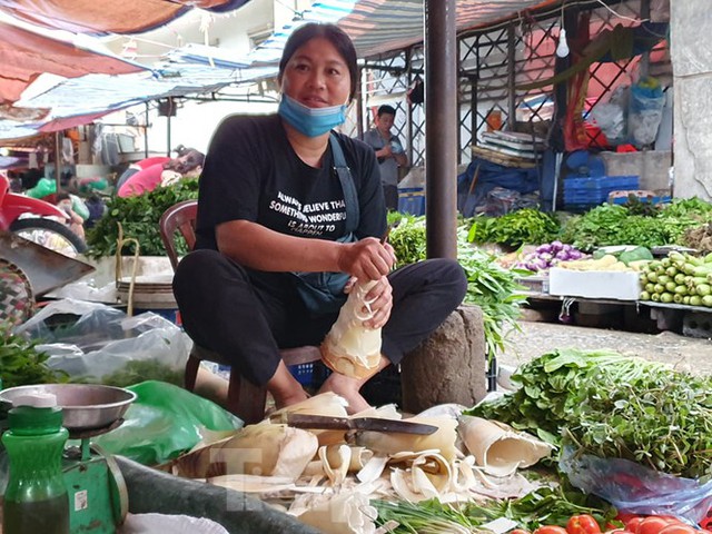 Măng rừng vào mùa tươi ngon, ngập tràn chợ Hà Nội - Ảnh 4.