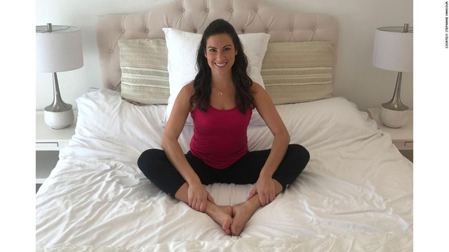 Tác dụng thần kỳ của 5 phút Yoga trước khi đi ngủ: Đơn giản, tiết kiệm chi phí nhưng cực kỳ hiệu quả với người ngồi cả ngày - Ảnh 4.