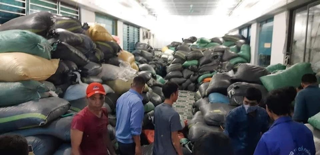 Phát hiện nhà xưởng 2.000m2 dùng để đóng găng tay tái chế tại khu Công nghiệp Lương Sơn - Ảnh 2.