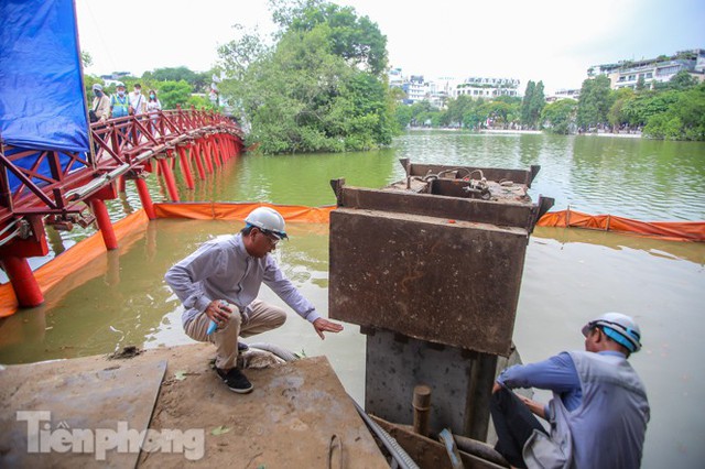 Hợp long công trình kè hồ Hoàn Kiếm bằng 1.500 khối bê tông cốt sợi - Ảnh 10.