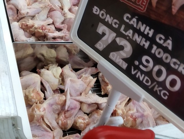 Thịt gà nhập khẩu rẻ bất thường, gà Việt chịu trận đến bao giờ? - Ảnh 2.