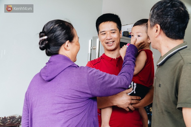 Niềm hạnh phúc của người bố khi con trai được Công an giải cứu ở Bắc Ninh: Tôi như sống lại một lần nữa - Ảnh 11.