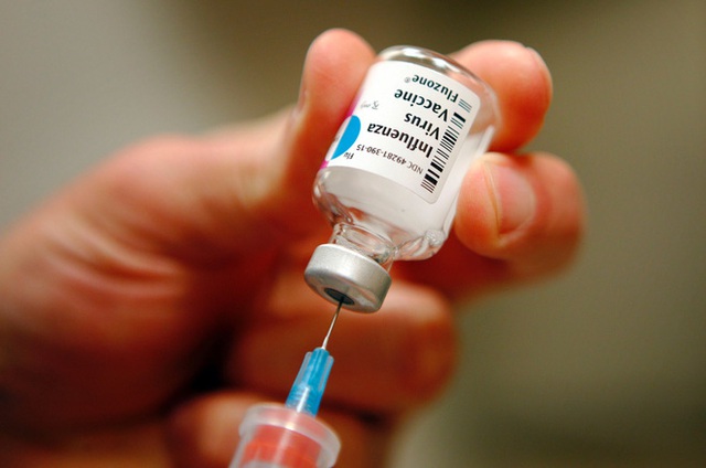 WHO, CDC: Tiêm phòng cúm năm nay là vô cùng cần thiết, sẽ cứu sống được nhiều sinh mạng - Ảnh 1.