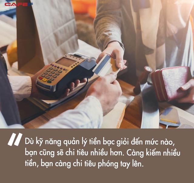 Cha mẹ giàu có dạy tôi không ít điều về tiền bạc nhưng 7 bài học quý này tôi chỉ hiểu khi đã tự mình trả giá đắt - Ảnh 2.