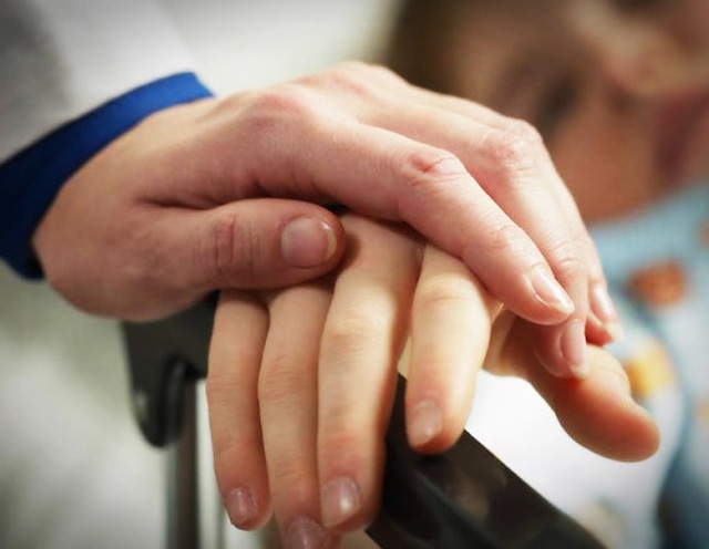Người nhiều bệnh tật, sức khỏe kém thường có 5 dấu hiệu này trên bàn tay: Càng sớm khắc phục, tuổi thọ của bạn càng kéo dài! - Ảnh 1.