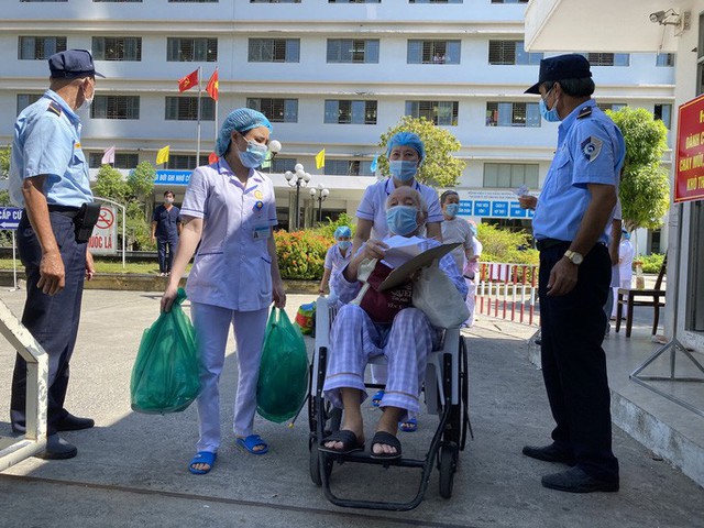  Xúc động tâm thư của Giám đốc Bệnh viện C Đà Nẵng khi được dỡ lệnh phong tỏa  - Ảnh 4.
