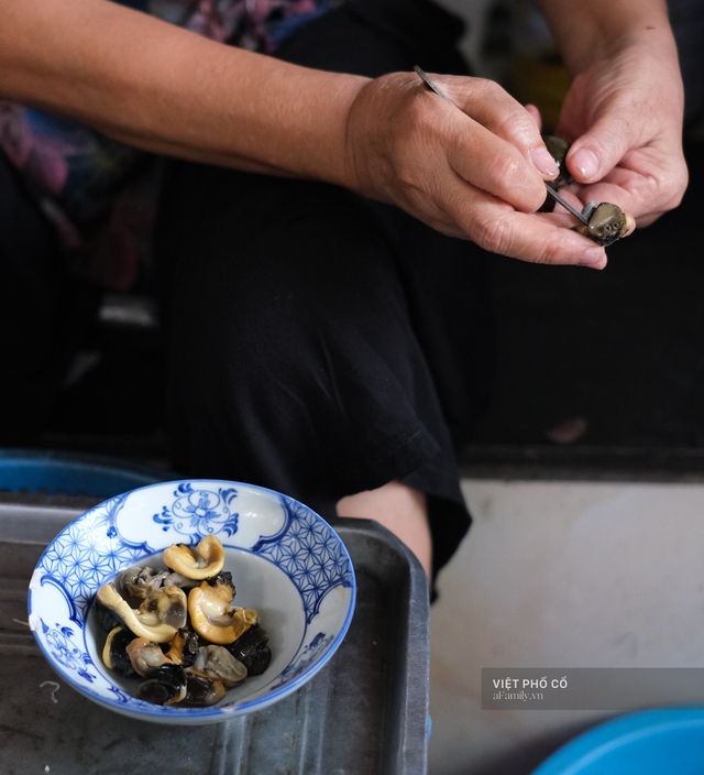 Quán bún ốc nguội 30 năm tuổi: Không phủ nhận tiếngkiêu nhất Hà Nội, khách có tiền chưa chắc đã được ăn - Ảnh 14.