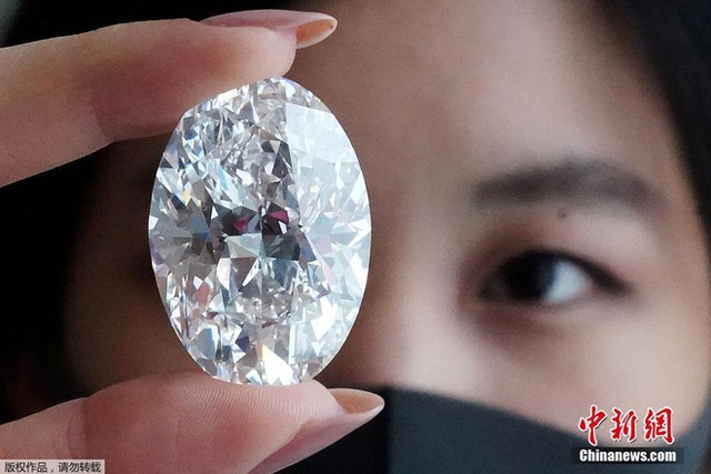 Viên kim cương hoàn hảo: Nặng tới hơn 100 carat, hoàn mỹ tới khó tin - Ảnh 1.