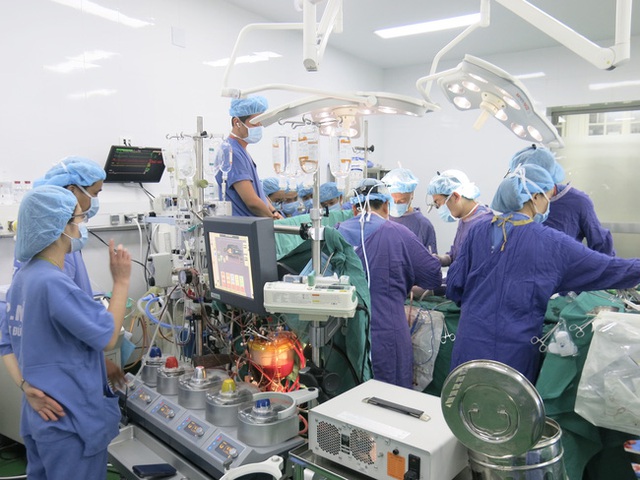 Bệnh viện Việt Đức lập kỷ lục mới về ghép tạng: Trong 13 ngày ghép thành công 23 tạng - Ảnh 1.