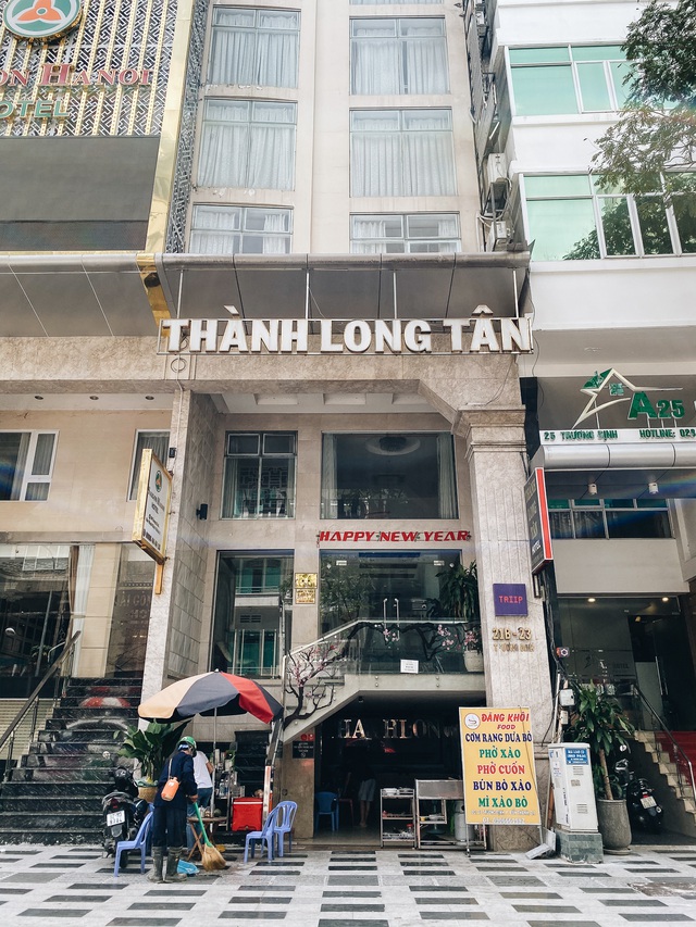  Chùm ảnh: Khách sạn ở trung tâm Sài Gòn ngừng hoạt động, rao bán vì ngấm đòn Covid-19 - Ảnh 11.