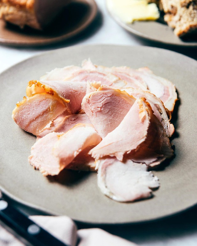 Bữa ăn cuối cùng trên chuyến tàu Titanic: Có thịt cừu sốt bạc hà, cá hồi sốt mousseline và vô số kể các món ngon khác - Ảnh 5.