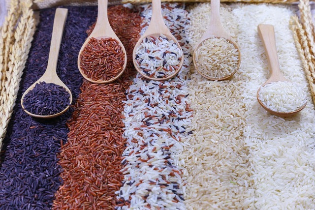  Chuyên gia Ấn Độ khuyên ngâm gạo trước khi nấu cơm: Những lợi ích bất ngờ và cách ngâm gạo đúng - Ảnh 4.