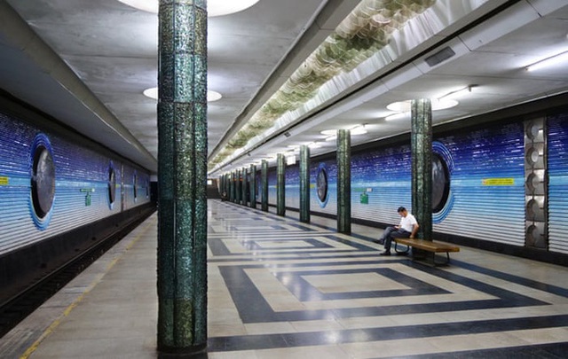 Chiêm ngưỡng 9 ga tàu điện ngầm đẹp nhất thế giới: Lộng lẫy không thua gì bảo tàng nghệ thuật - Ảnh 12.