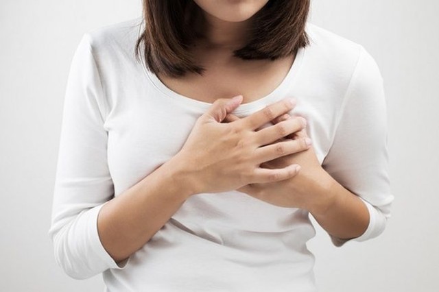 Người phụ nữ lên cơn đau tim 2 lần trong 3 ngày vì mắc một căn bệnh dễ chẩn đoán sai - Ảnh 1.