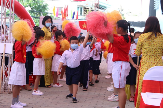  Khai trường, đón năm học nhiều đổi mới  - Ảnh 29.