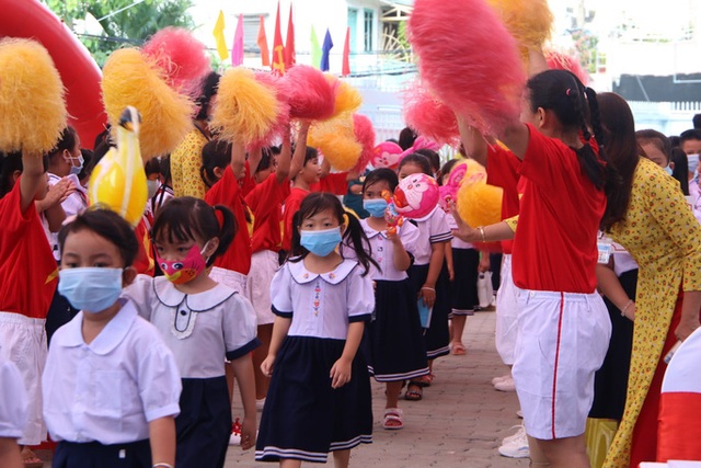  Khai trường, đón năm học nhiều đổi mới  - Ảnh 31.