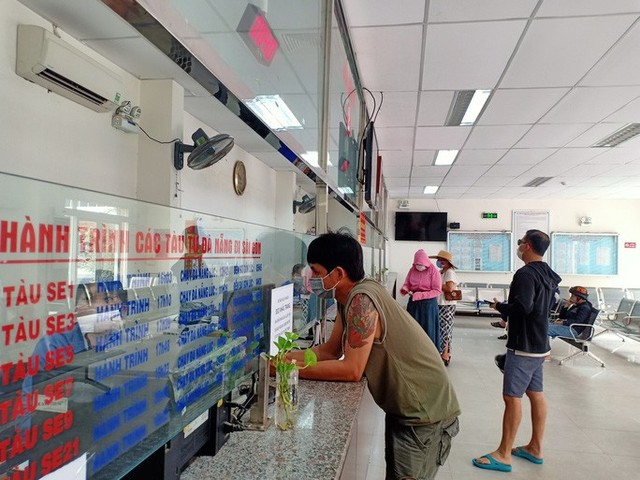  Bến xe, nhà ga, sân bay ở Đà Nẵng mở cửa trở lại nhưng vẫn vắng khách  - Ảnh 5.