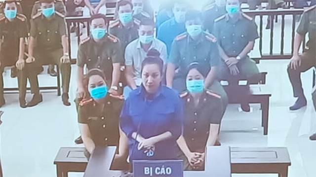 Vợ Đường Nhuệ và 4 cán bộ tham gia thông thầu đất chuẩn bị hầu tòa - Ảnh 2. Vợ Đường Nhuệ và 4 cán bộ tham gia thông thầu đất chuẩn bị hầu tòa - Ảnh 2.