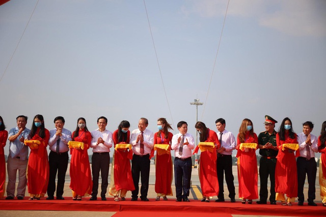  CLP: Khánh thành Dự án cải tạo, nâng cấp đường cất hạ cánh, đường lăn Sân bay Tân Sơn Nhất  - Ảnh 2.